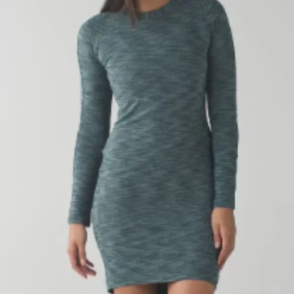 (6195) LULULEMON &go Where-To Dress *Short Sleeve - Sz 6 -Heathered Dk Fu… - Picture 3 of 8